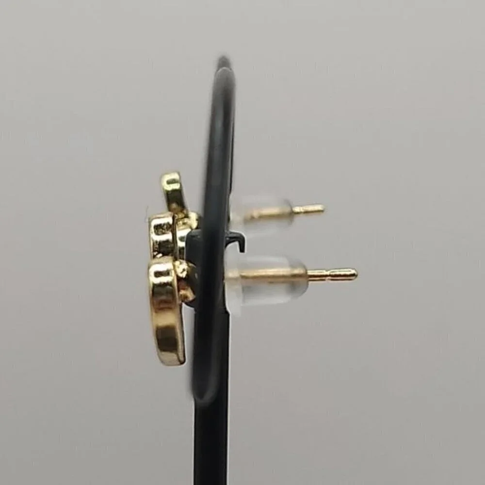 N/A these earrings